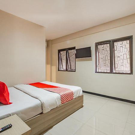 Ace Business Hotel Galaxy Surabaya Exterior foto