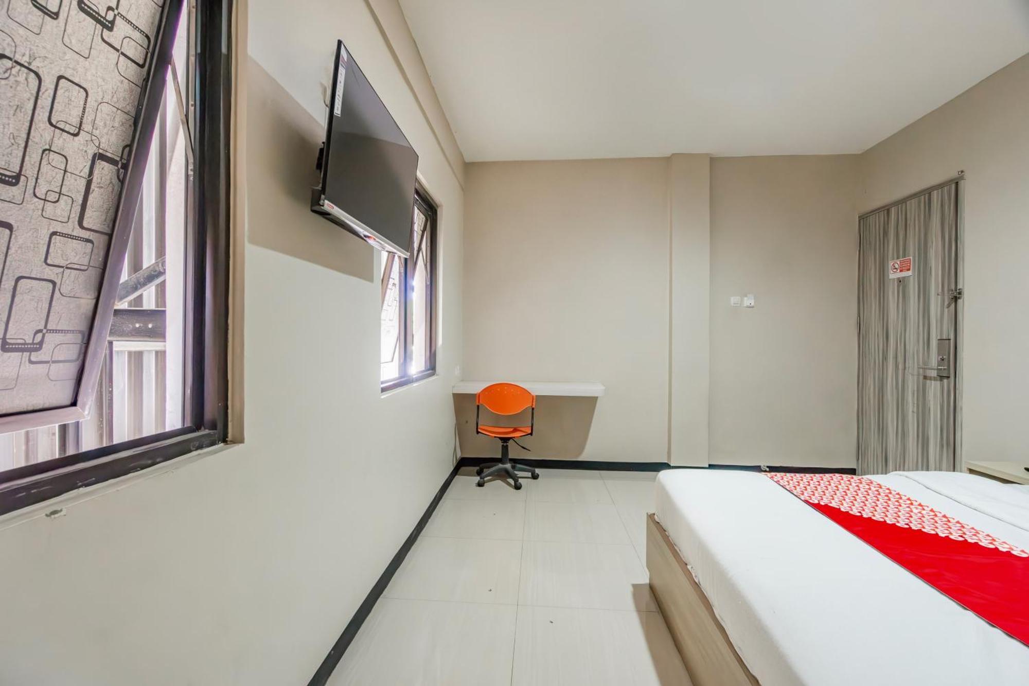 Ace Business Hotel Galaxy Surabaya Exterior foto