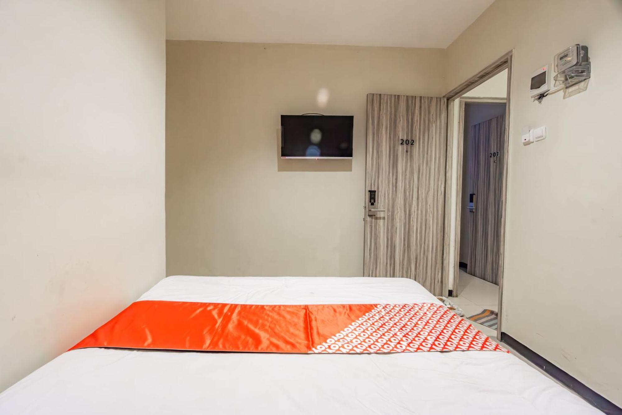 Ace Business Hotel Galaxy Surabaya Exterior foto