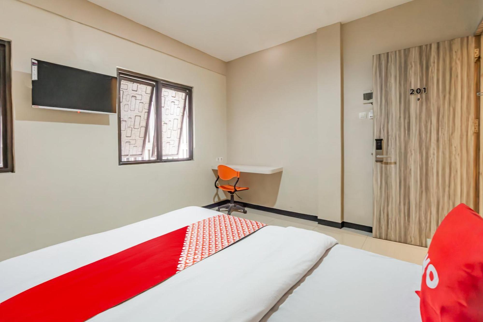Ace Business Hotel Galaxy Surabaya Exterior foto