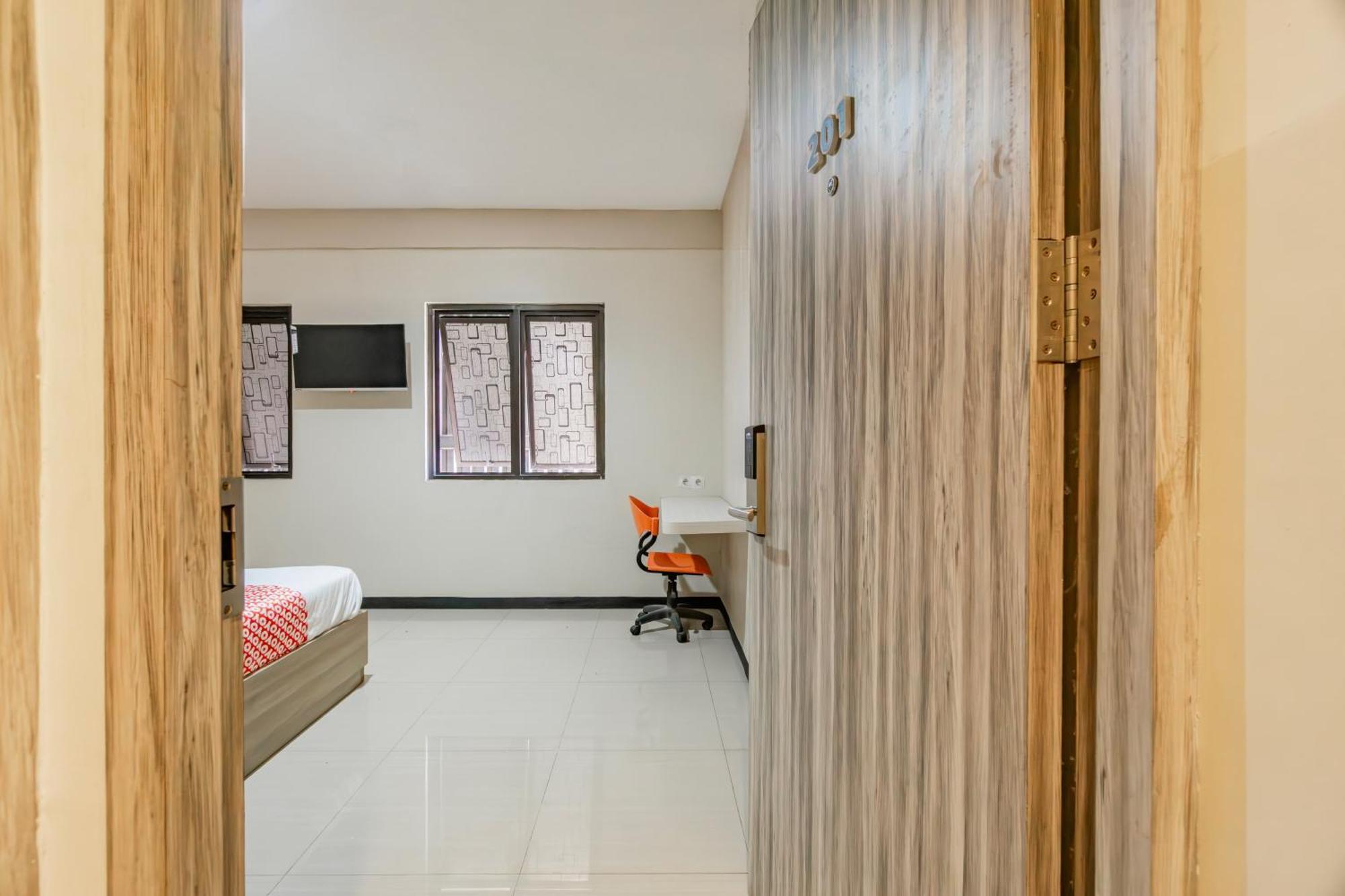 Ace Business Hotel Galaxy Surabaya Exterior foto